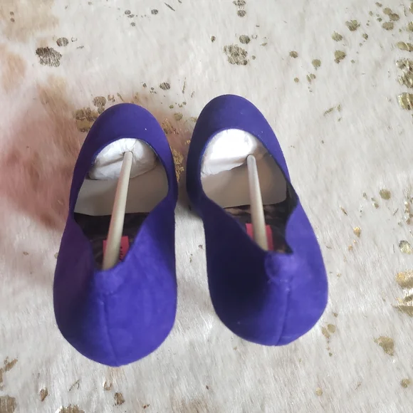 NIB Betsey Johnson 7.5 Dareah Blue Suede Heels - Picture 5 of 7